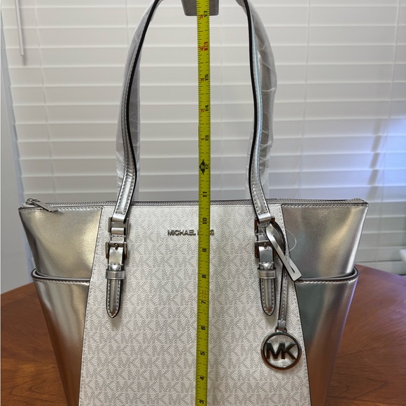 Michael Kors Silver and white Women's Bag - Picture 4 of 8